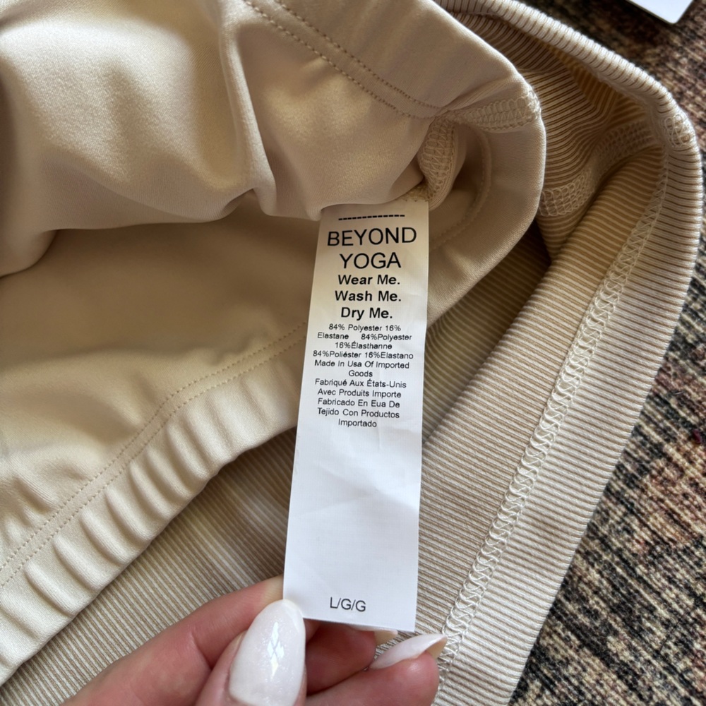 NWT Beyond Yoga Heather Rib Prep Cropped Cream Tank Size L - Picture 8 of 9